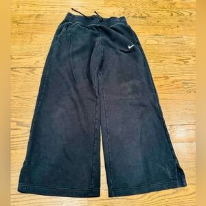 Nike Black Wide-Leg Fleece Sweatpants / Culotte-Style Pants – Women’s Medium